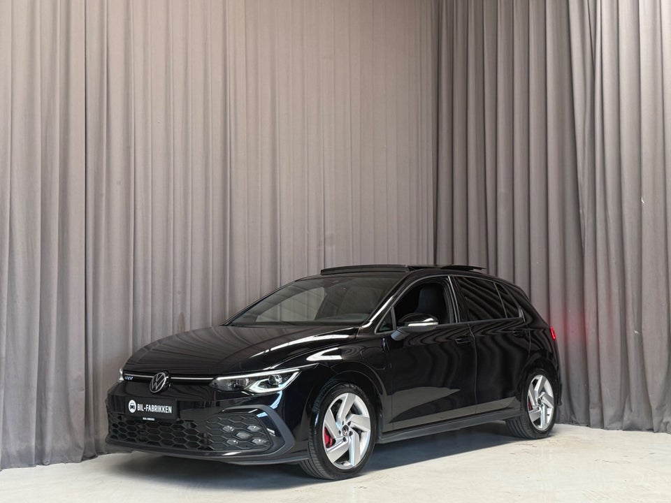VW Golf VIII 1,4 GTE DSG 5d