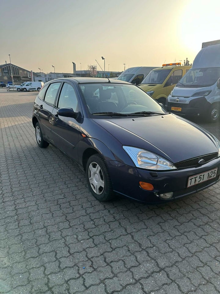 Ford Focus 1,6 Ambiente 5d