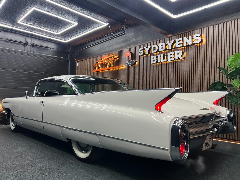 Cadillac Coupé DeVille 6,4 aut. 2d