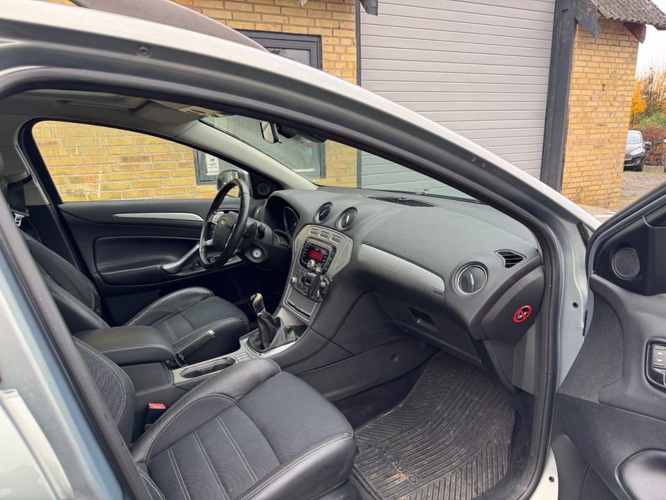 Ford Mondeo 2,0 Ambiente stc. 5d