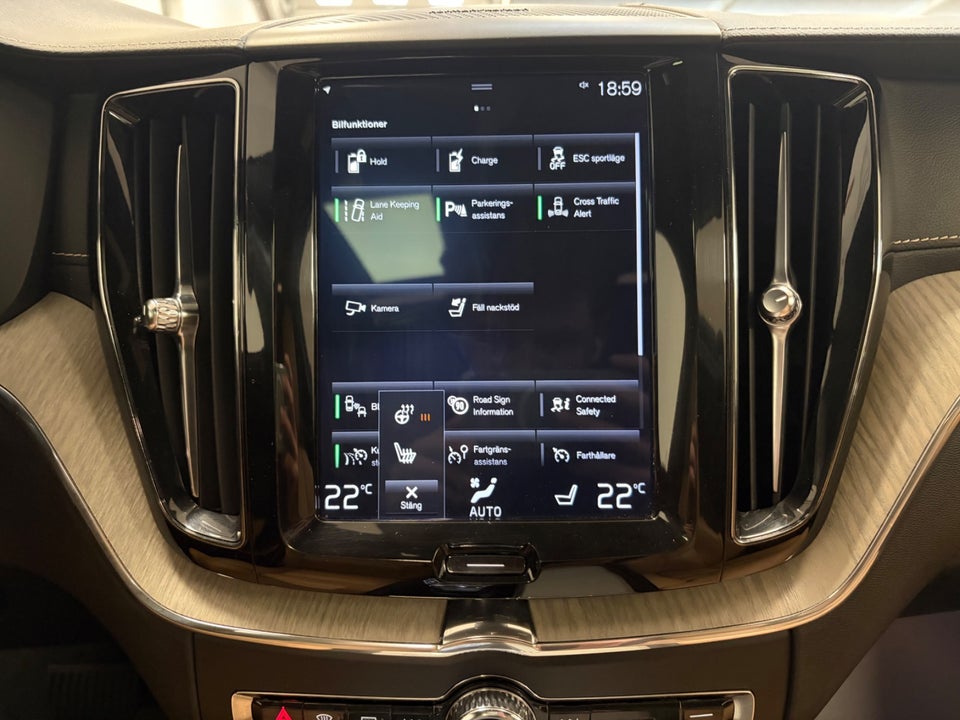 Volvo XC60 2,0 T8 ReCharge Inscription aut. AWD 5d