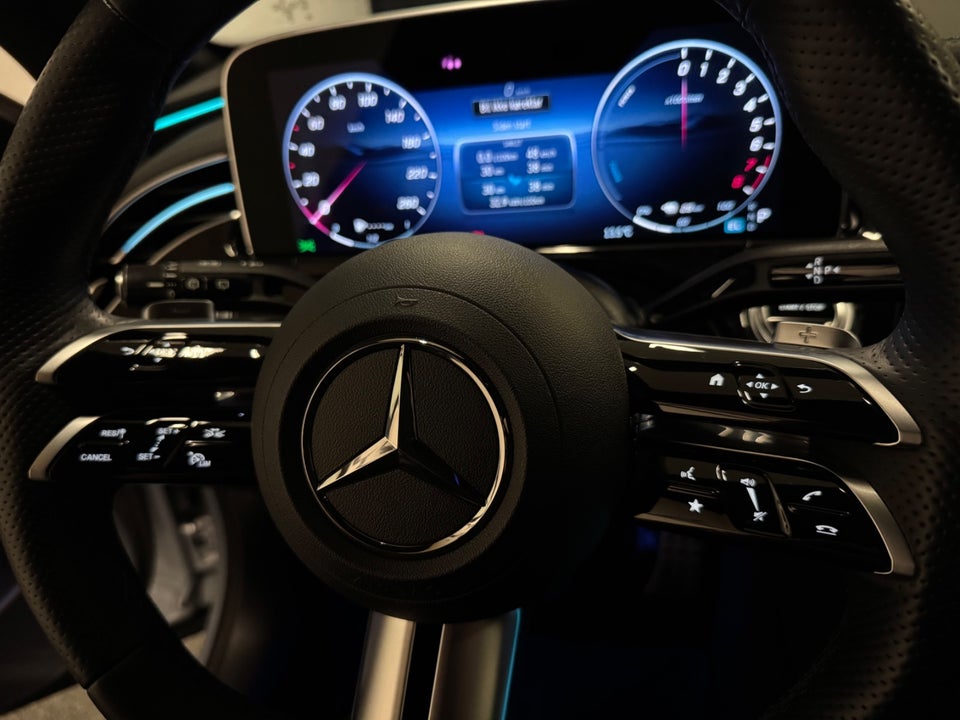 Mercedes E300 e 2,0 AMG Line stc. aut. 5d