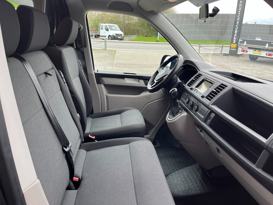 VW Transporter 2,0 TDi 140 Kassevogn DSG kort