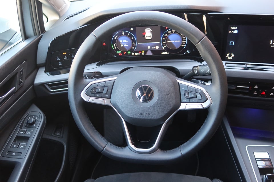 VW Golf VIII 1,4 eHybrid DSG 5d