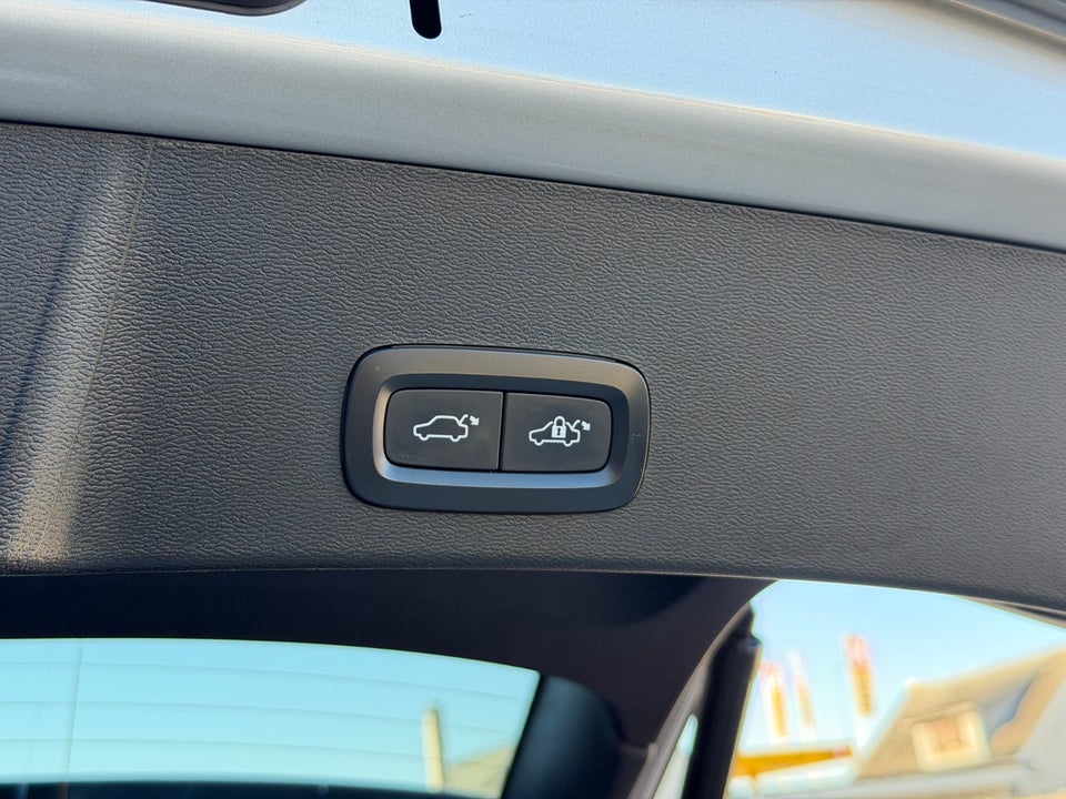 Volvo XC40 ReCharge Extended Range Plus 5d