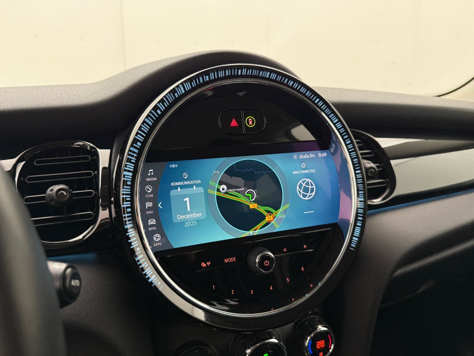 MINI Cooper SE Essential 3d