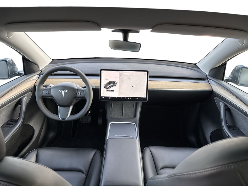 Tesla Model Y Long Range AWD 5d
