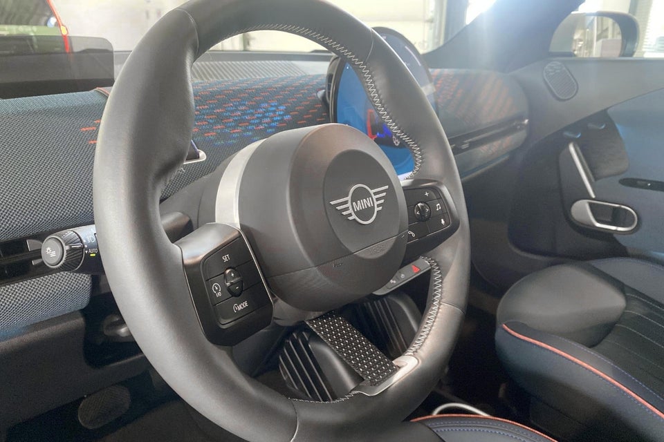 MINI Aceman E Favoured Trim M 5d