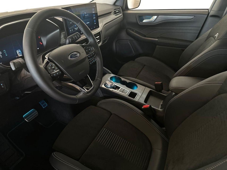 Ford Kuga 2,5 PHEV Active X CVT 5d