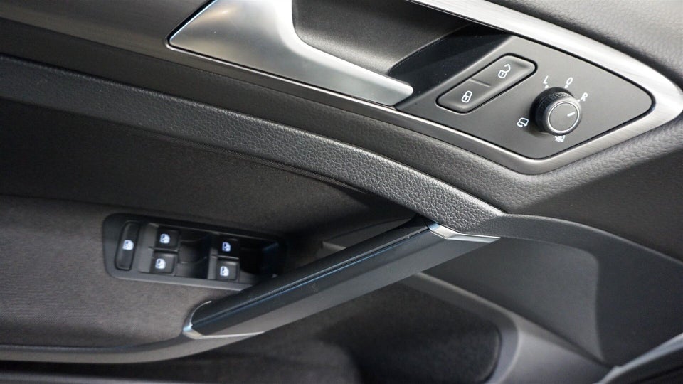 VW Golf VII 1,5 TSi 130 Comfortline Connect DSG 5d