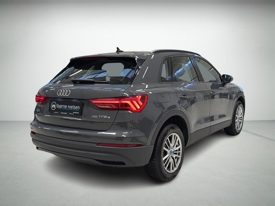 Audi Q3 45 TFSi e Attitude plus S-tr. 5d
