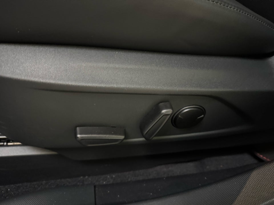 Ford Mustang Mach-E 98 Premium Extended Range AWD 5d