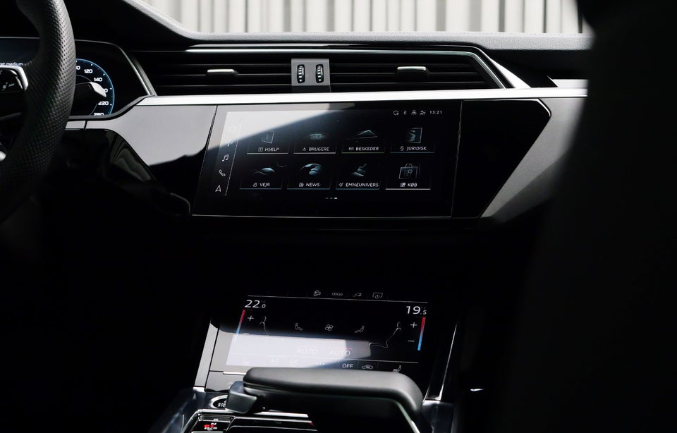 Audi Q8 e-tron 55 S-line Sportback quattro 5d