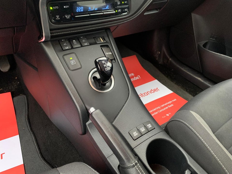 Toyota Auris 1,8 Hybrid Style Touring Sports CVT 5d