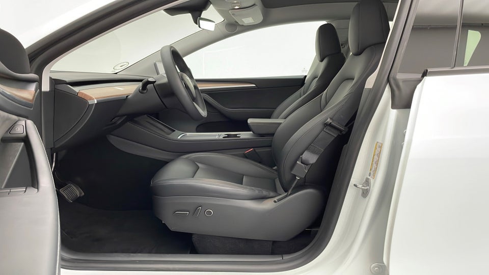 Tesla Model Y Long Range AWD 5d