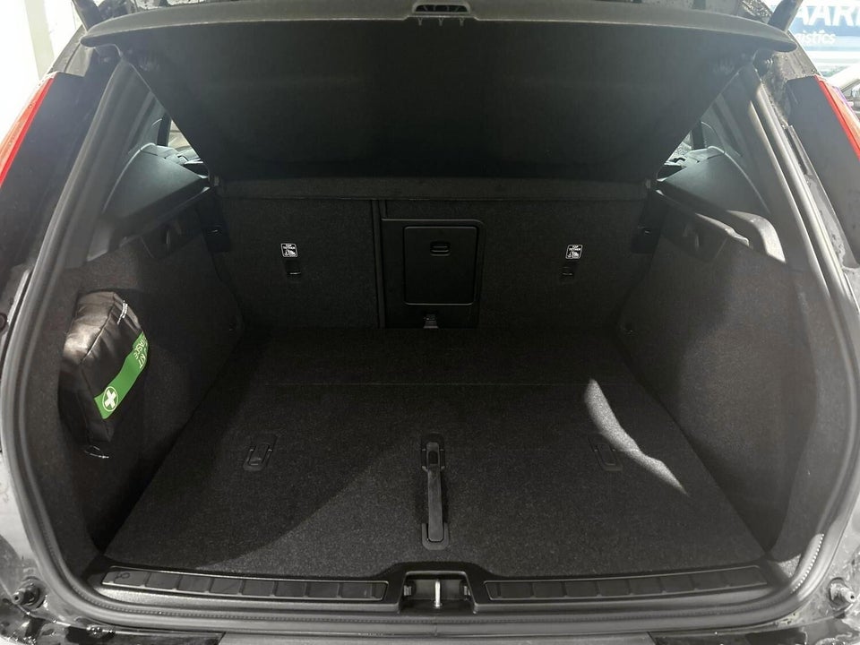 Volvo XC40 ReCharge Extended Range Plus 5d