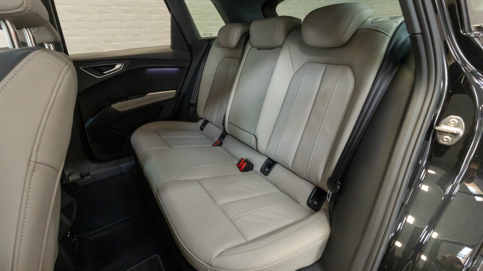 Audi Q4 e-tron 40 S-line 5d