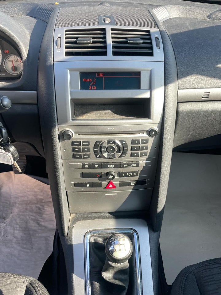 Peugeot 407 1,6 HDi SR SW 5d