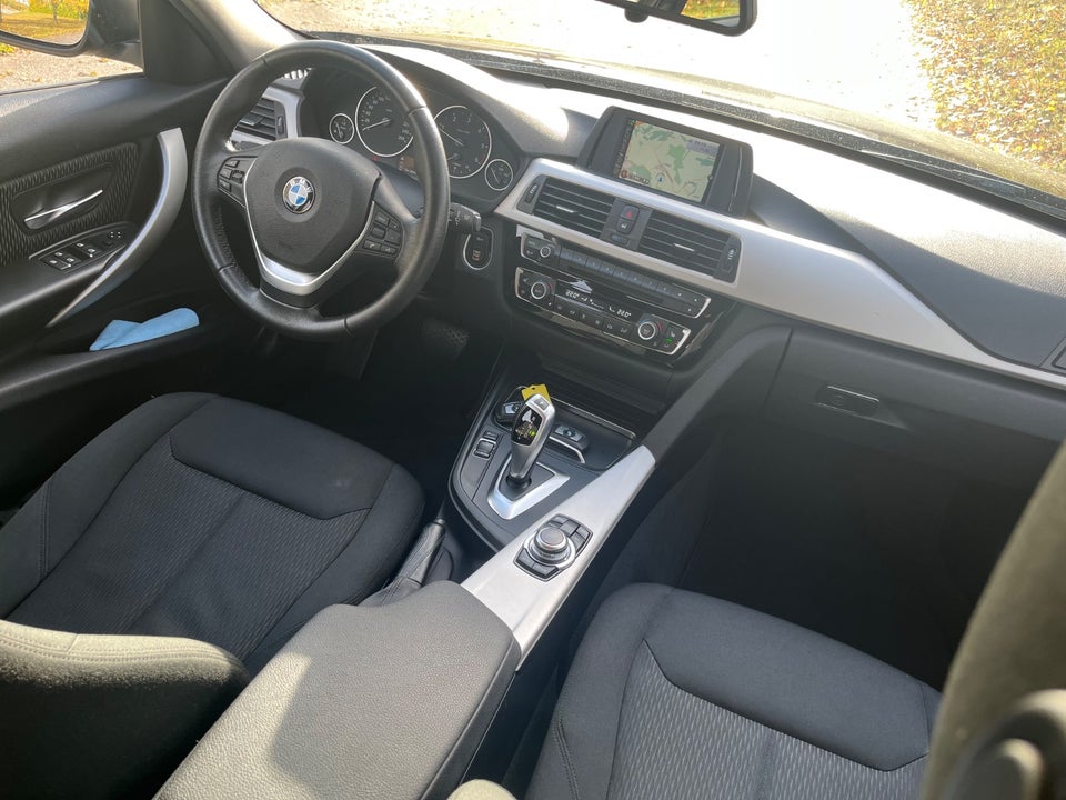 BMW 320d 2,0 Touring Advantage aut. 5d