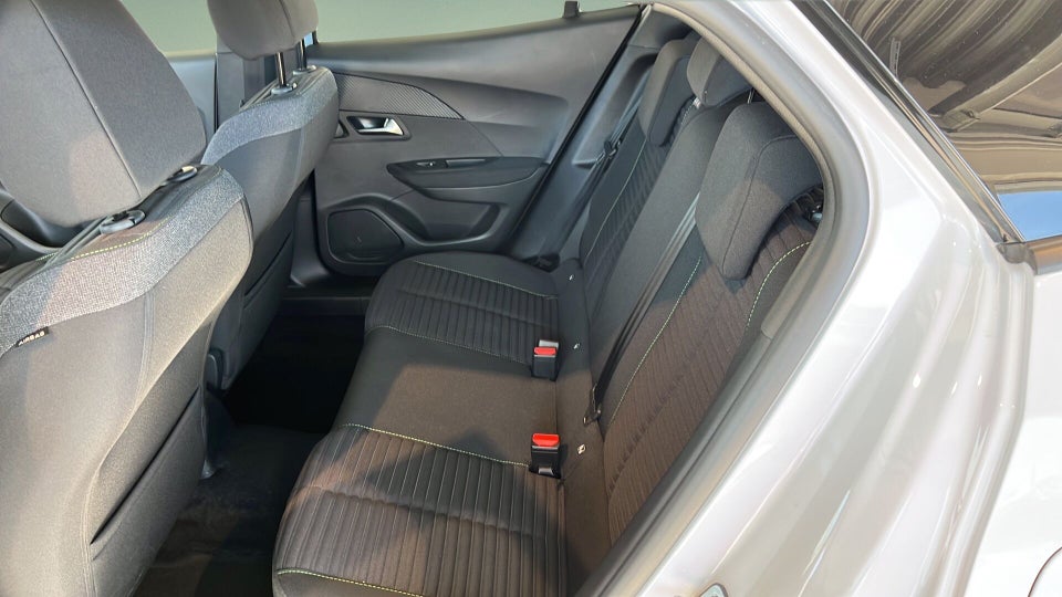 Peugeot 2008 1,2 PureTech 100 Triumph 5d