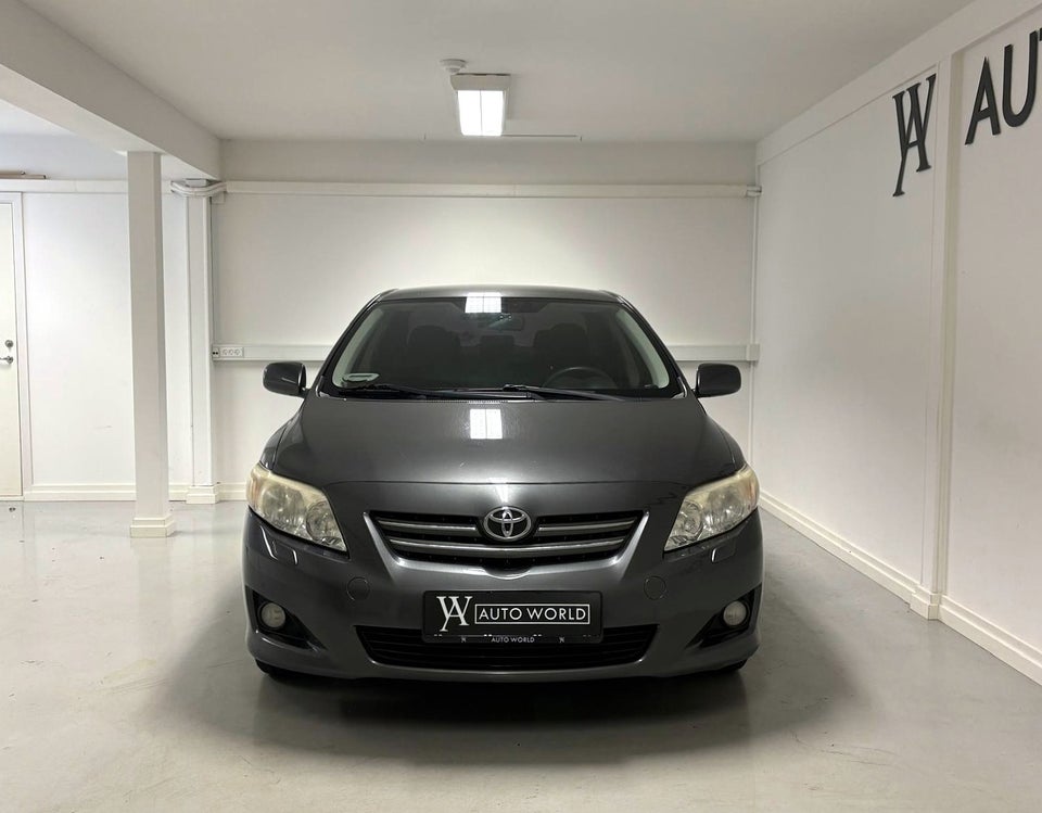 Toyota Corolla 1,6 Luna 4d