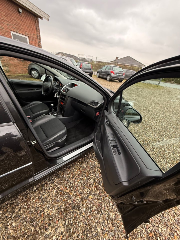 Peugeot 207 1,6 THP 156 Allure 5d