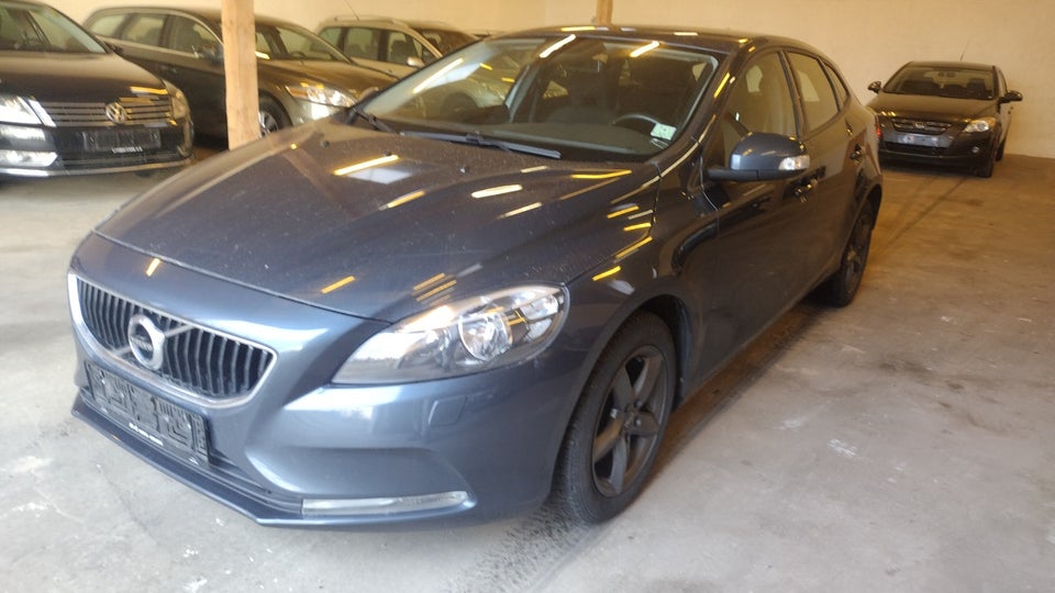 Volvo V40 2,0 D2 120 Kinetic 5d