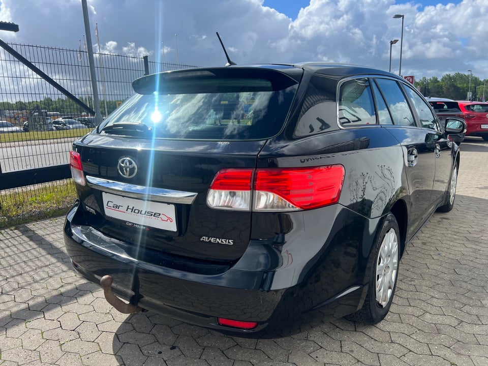 Toyota Avensis 2,0 D-4D T1 stc. 5d