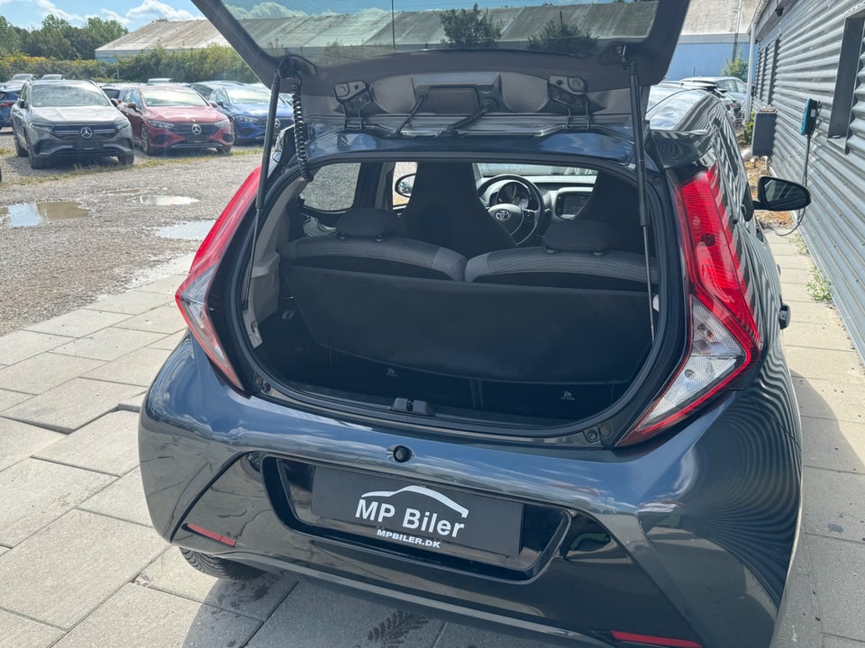 Toyota Aygo 1,0 VVT-i x-press x-shift 5d