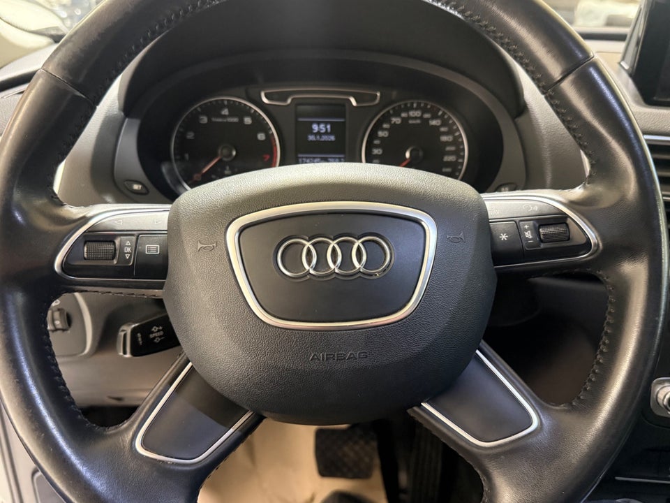 Audi Q3 1,4 TFSi 150 S-tr. 5d