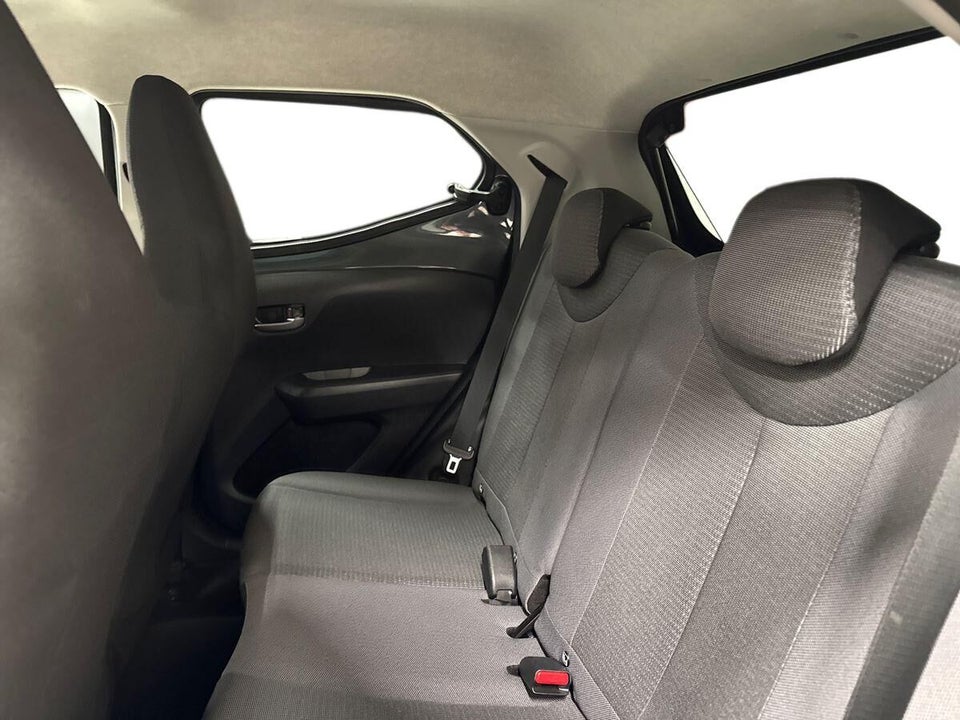 Toyota Aygo 1,0 VVT-i x-press 5d