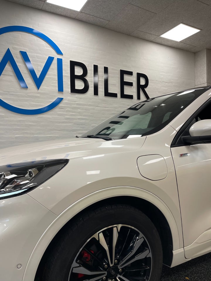 Ford Kuga 2,5 PHEV ST-Line X CVT 5d