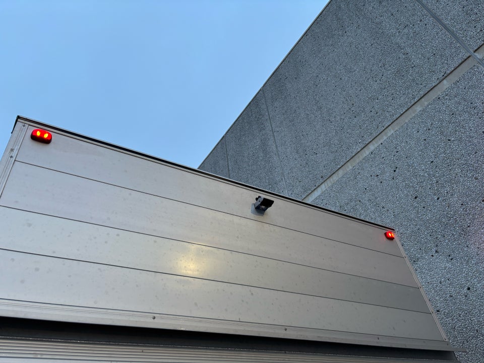 Iveco Daily 3,0 35S18 4100mm Box m/lift AG8