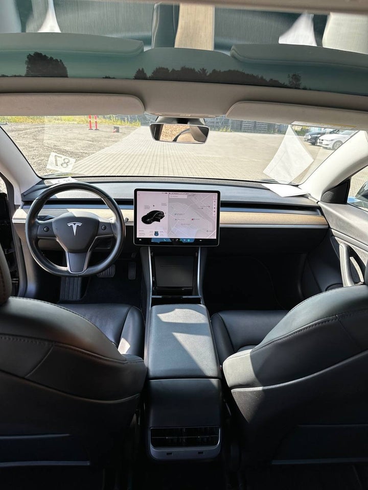 Tesla Model 3 Long Range AWD 4d