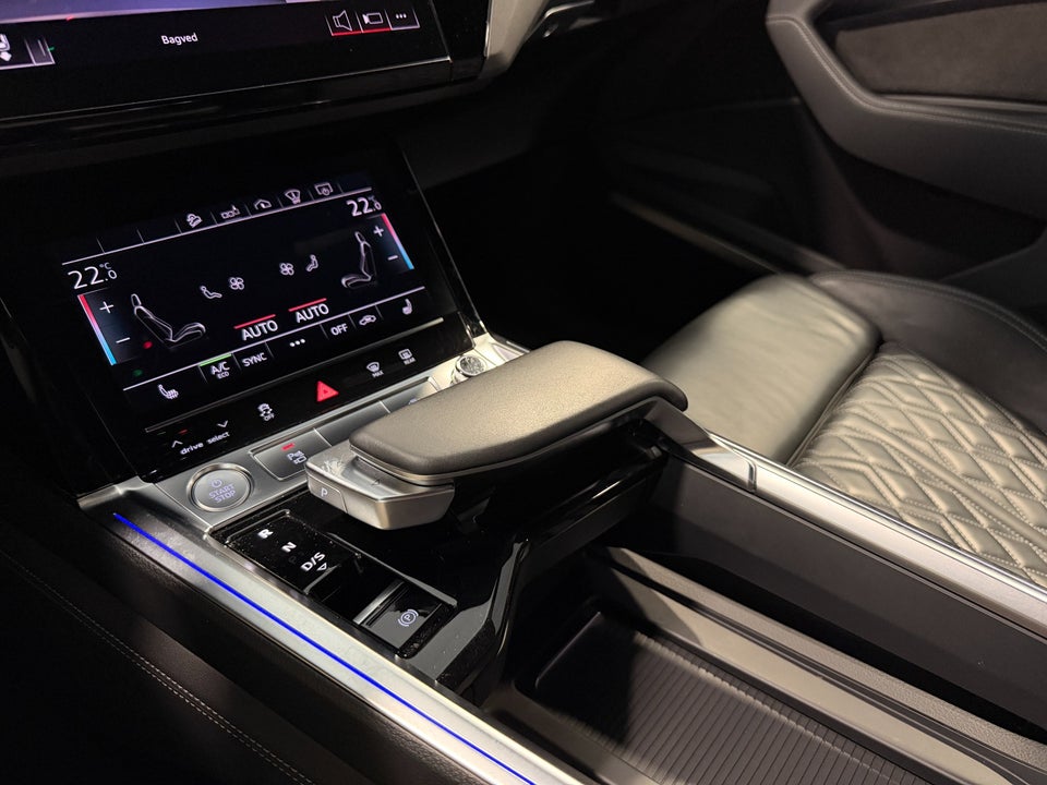 Audi e-tron 55 S-line quattro 5d
