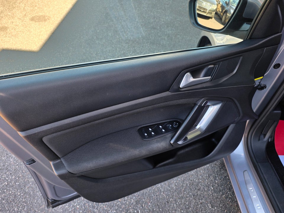 Peugeot 308 1,2 PureTech 130 Selection Sky SW EAT8 5d