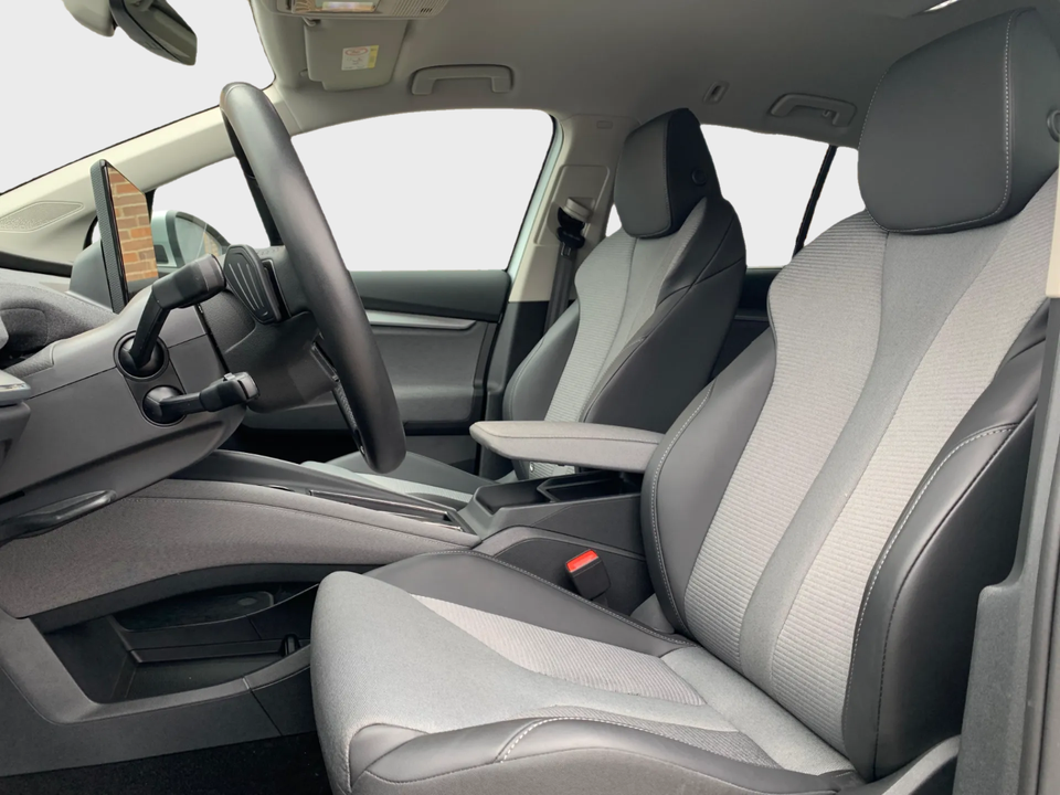 Skoda Enyaq 60 iV Loft 5d