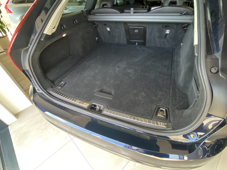 Volvo V90 2,0 D3 150 Momentum 5d