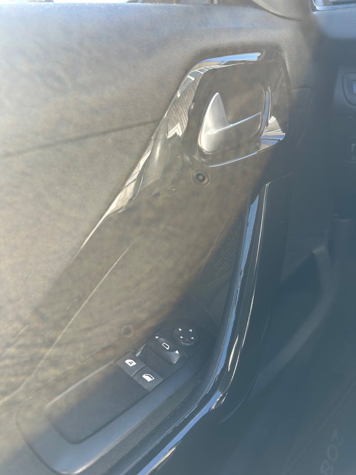 Peugeot 208 1,2 PureTech 82 Allure+ 5d