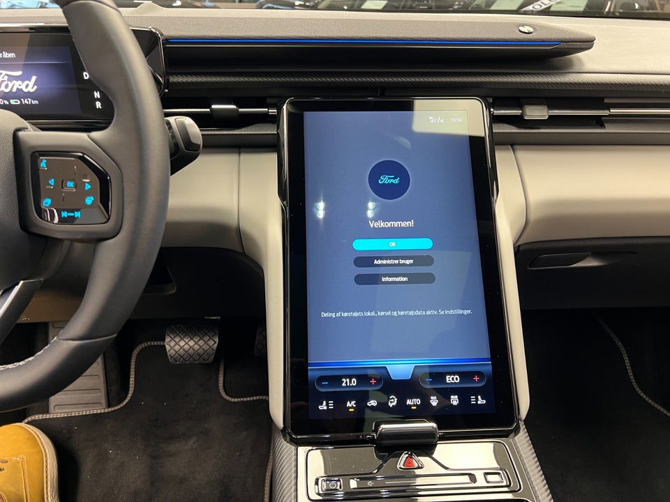 Ford Explorer 77 Premium Extended Range 5d