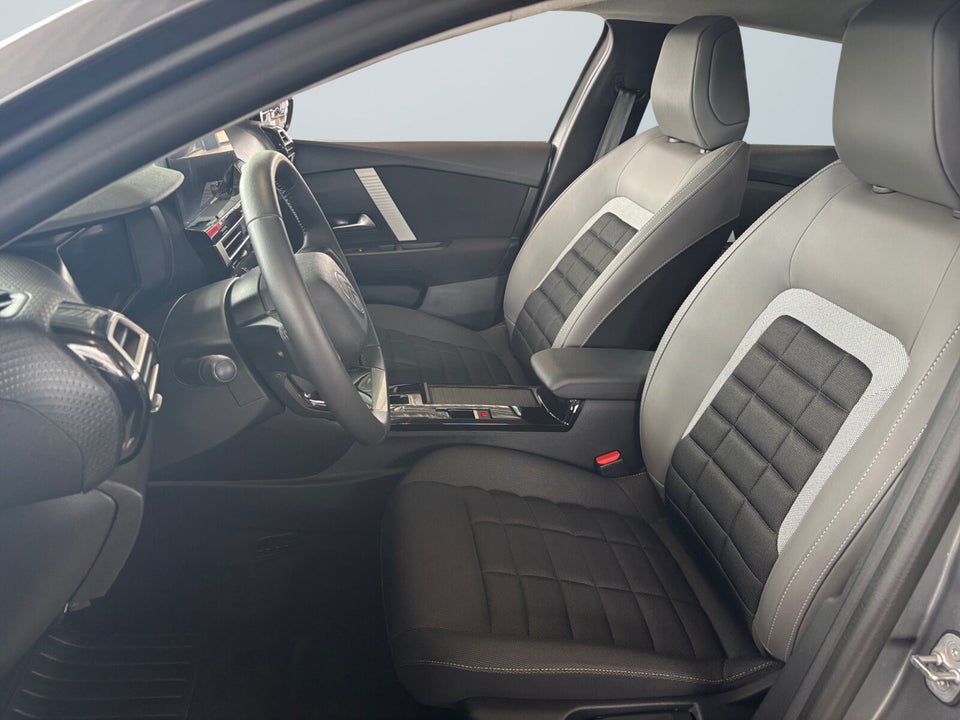 Citroën ë-C4 X 54 Plus 4d