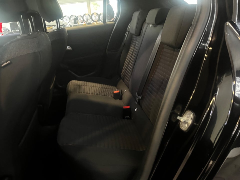 Peugeot 208 1,2 PureTech 100 Active 5d