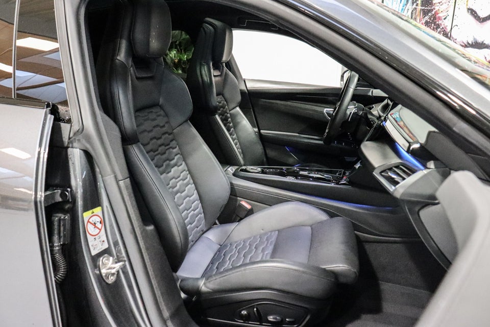 Audi e-tron GT quattro 4d