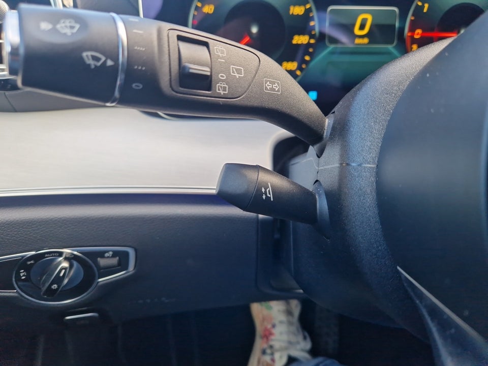 Mercedes E300 de 2,0 AMG Line stc. aut. 5d