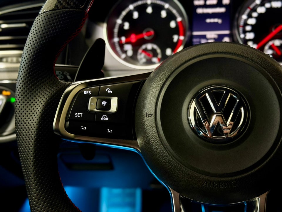 VW Golf VII 2,0 GTi Performance DSG BMT 5d