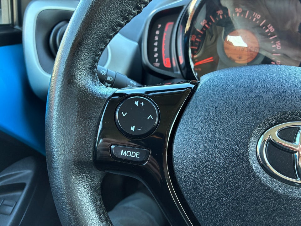 Toyota Aygo 1,0 VVT-i x-play 5d