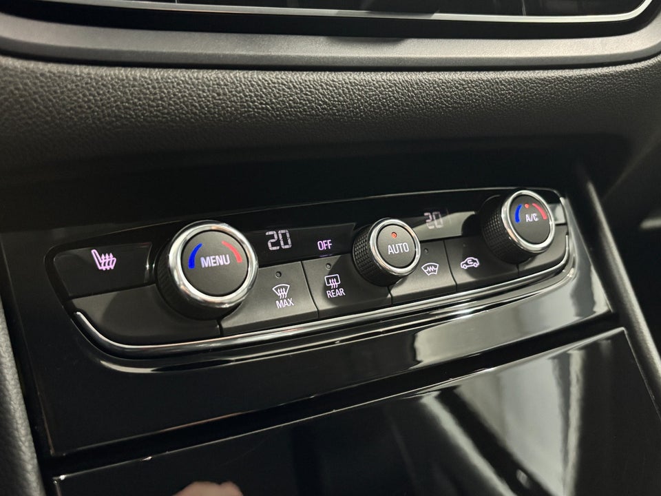 Opel Grandland 1,6 Hybrid Ultimate aut. 5d