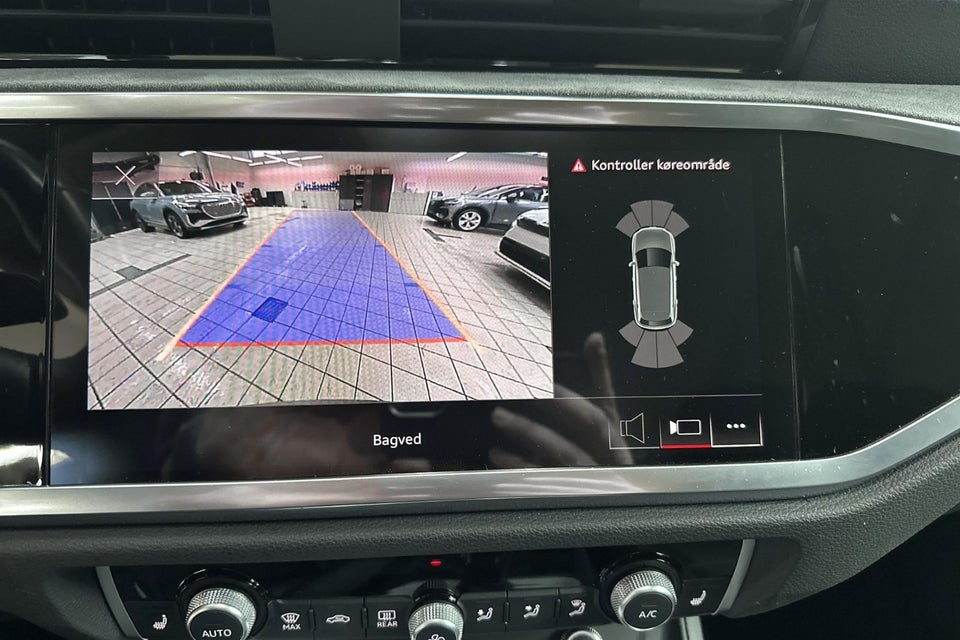 Audi Q3 45 TFSi e Attitude plus S-tr. 5d