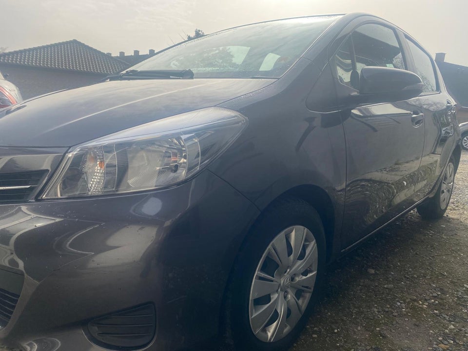 Toyota Yaris 1,0 VVT-i T2 Touch 5d