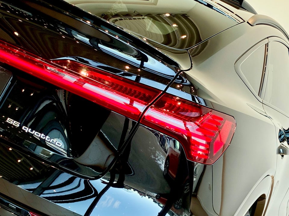 Audi e-tron 55 S-line Sportback quattro 5d